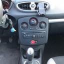 Renault Clio 1.5 DCI, 2012. DizelAuto je u odlicnom stanju, redovan servis na 175000 km, gume zimske nove, nov akumulator, prednji diskovi i plocice, dva kljuca, uvezen 2016. iz Francuske.Gratis veliki servis.Prešao 178500 km. Garažiran.Branici u boji auta, multifunkcionalni volan, tempomat, daljinsko zaključavanje, putni računar, tonirana stakla, električni podizači, grejači retrovizora, sedišta podesiva po visini, radio CD, grejači vetrobranskog stakla, Child lock, ABS, kodiran ključ, blokada motora, centralno zaključavanje, rezervni ključ...Registrovan do 07.2019.Cena 4300 eura.Telefon; 063 200897
