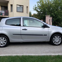 Renault Clio 1.5 DCI, 2012. DizelAuto je u odlicnom stanju, redovan servis na 175000 km, gume zimske nove, nov akumulator, prednji diskovi i plocice, dva kljuca, uvezen 2016. iz Francuske.Gratis veliki servis.Prešao 178500 km. Garažiran.Branici u boji auta, multifunkcionalni volan, tempomat, daljinsko zaključavanje, putni računar, tonirana stakla, električni podizači, grejači retrovizora, sedišta podesiva po visini, radio CD, grejači vetrobranskog stakla, Child lock, ABS, kodiran ključ, blokada motora, centralno zaključavanje, rezervni ključ...Registrovan do 07.2019.Cena 4300 eura.Telefon; 063 200897