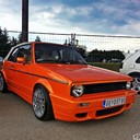 Pozz.Ovo je Golf 1 cabrio.Motor je 1.8 16v kr ubacen 2006 i atestiran.U auto je ulozeno preko 12 000 eura.KW gewinde,svi kederi novi oem,sparcov volan bbs nove felne nove gume dunlop sp sport 9000 195/40 r16,enterijer kompletno uradjen.Branici 800 eura Rieger,u planu je set karmanovih spojlera.