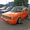Pozz.Ovo je Golf 1 cabrio.Motor je 1.8 16v kr ubacen 2006 i atestiran.U auto je ulozeno preko 12 000 eura.KW gewinde,svi kederi novi oem,sparcov volan bbs nove felne nove gume dunlop sp sport 9000 195/40 r16,enterijer kompletno uradjen.Branici 800 eura Rieger,u planu je set karmanovih spojlera.